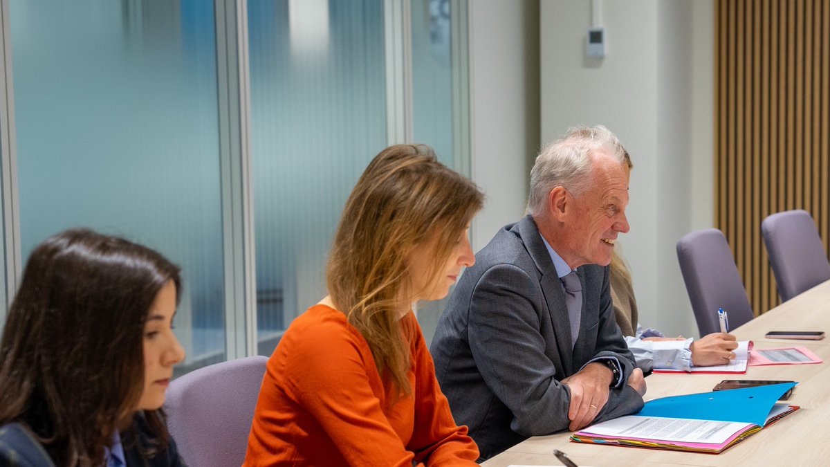 MKmissionEU's tweet photo. Meeting between Minister of Finance of 🇲🇰 and @GertJanEU  on the implementation steps of the Reform Agenda as key deadlines approach. 

Strong commitment, in coordination with @eu_enlargement_, to deliver on the 🇪🇺 related reforms. https://t.co/dNYLmbeODo