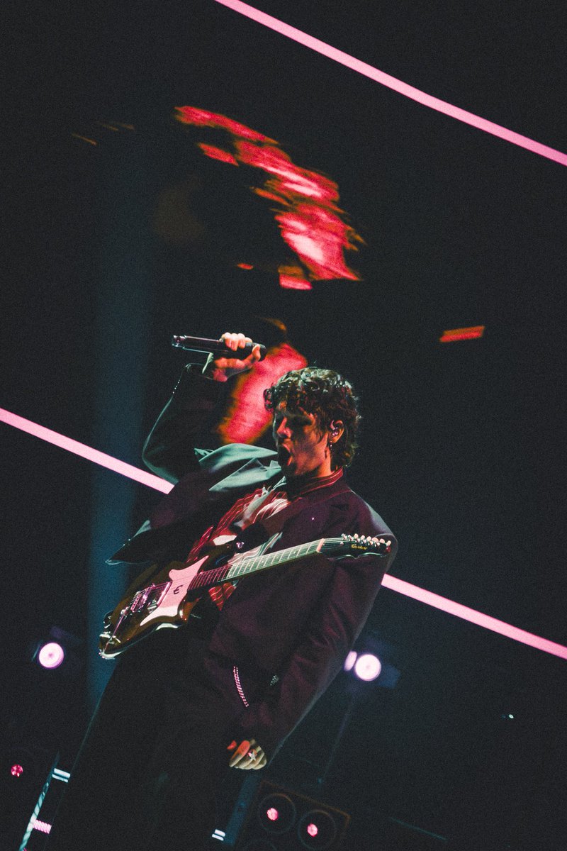 carolmg23's tweet photo. This is a @Luke5SOS appreciation post @5SOS ❤️ #everyonesastarlisbon https://t.co/a6IP3XHb9O