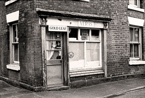 cwacmuseums's tweet image. The #TuesdayThrowback from the History Hub is Vera's Shop on Cornwall Street / Church Street, Newtown, #Chester taken in 1986.