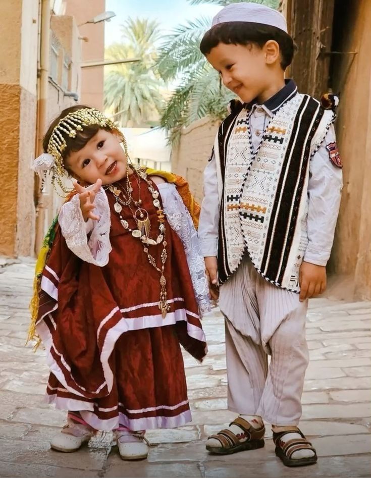 maysa_hm's tweet image. Wearing our roots from the youngest age. The next generation is carrying our heritage with elegance! ❤️ #Heritage #Tradition #Culture