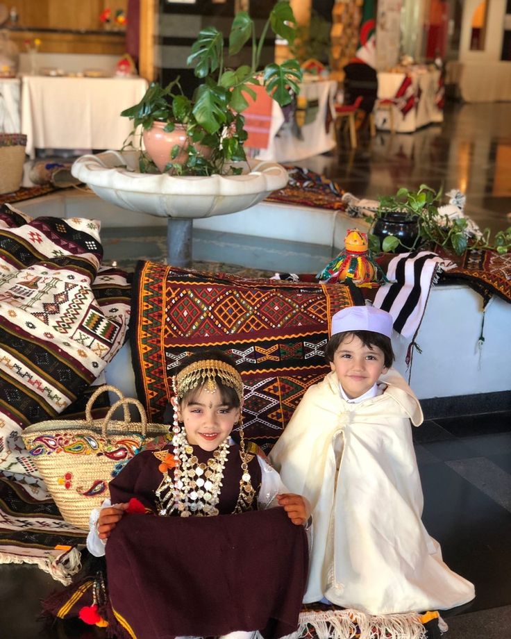 maysa_hm's tweet image. Wearing our roots from the youngest age. The next generation is carrying our heritage with elegance! ❤️ #Heritage #Tradition #Culture