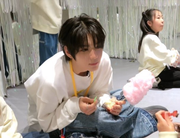 Ahhhhh…Why Hamin sooo gentle😭😭🥹🥹🥺🥺

#HAMIN #하민 #SMTR25 #ハミン #이하민