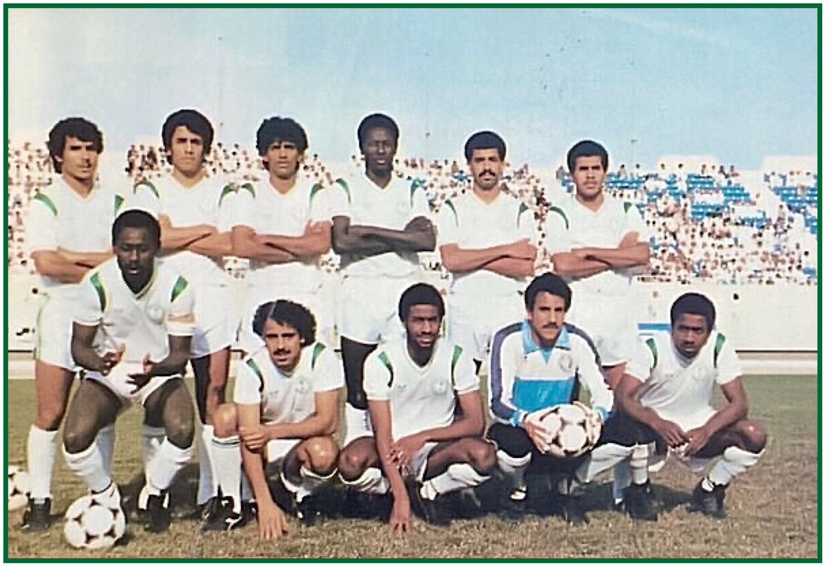 aburaydd's tweet photo. @H_swilhy • عبدالله الزاكي انتقل عام ١٤٠٧ من الخليج لفريق #الهلال ولم يستمر طويلا ..
• نجوم الخليج ، هاني هلال وأحمد حبيب وأحمد البقّال نجوم كبار في كرة اليد 🤾🏼 
• مبدع مبدع يا أبو إبراهيم 👏🏻👏🏻🇸🇦 https://t.co/PDWnaTYdN3