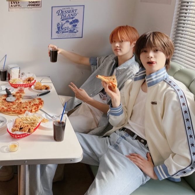 코이 tweet media