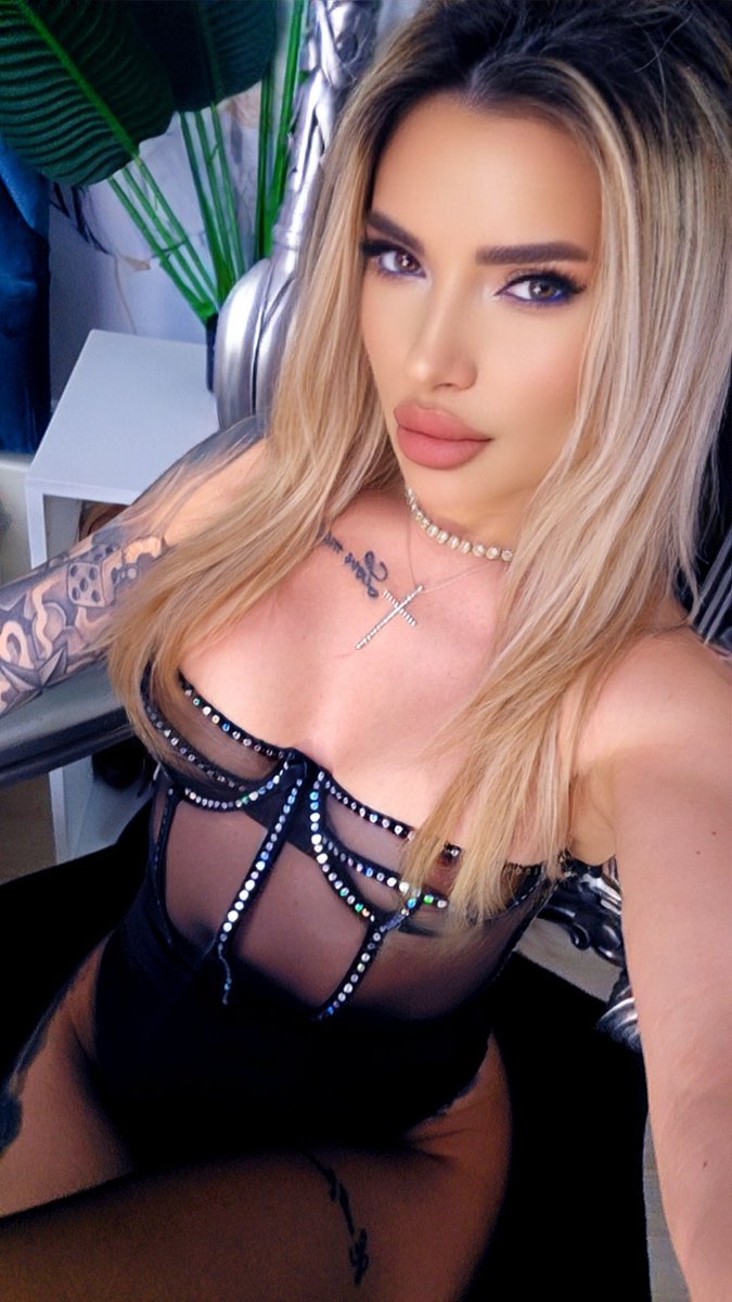 amira_bells's tweet photo. The way you’re staring… I know exactly what you’re thinking!
👉https://t.co/floUThwkFp 🔥
@StreamateModels
#SensualNights #InYourHead #CaughtYou #Desire #MindGames https://t.co/LSUtrrek6o