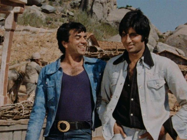 numberdar_moond's tweet photo. 70s80s#Mahabharat 
Pitamah-#Dilip Kumar
Krishan-#AmitabhBachchan
Karan-#SunilDutt 
Draupadi-#HemaMalini 
Subhadra-#ZeenatAman
Arjun-#Dharmendra 
Bheem-#ShatrughanSinha
Yudhishthir-#SanjivKumar
Drona-#Pran
Ashvatthama-#VinodKhanna
Gandhari-#WaheedaRehman
Kunti-#Rakhee
#Bollywood https://t.co/4vUvnE32re