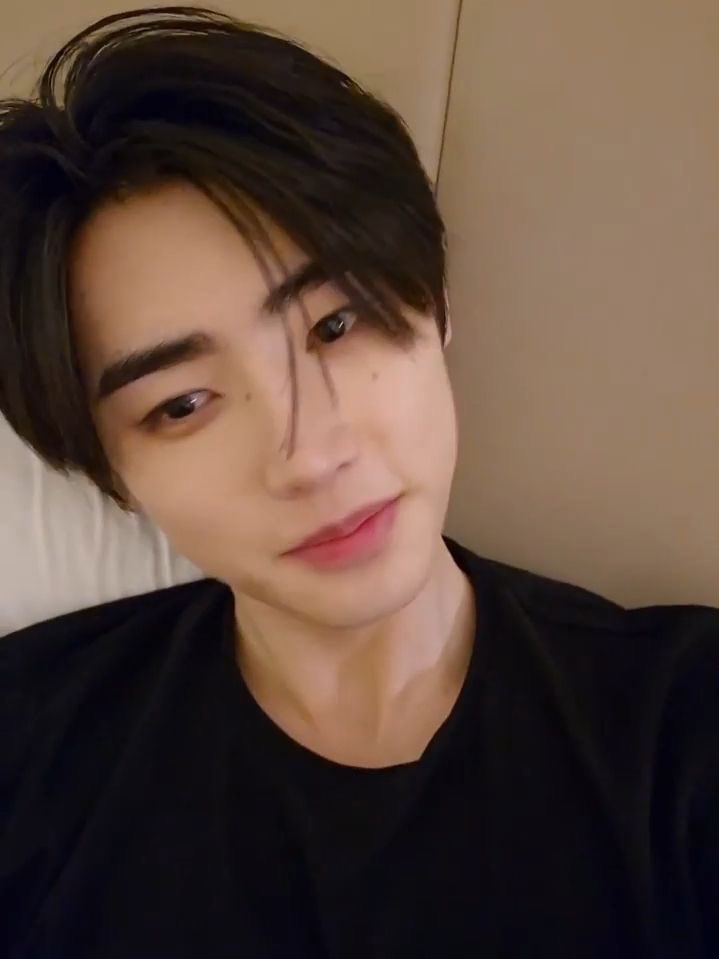 SH. tweet media