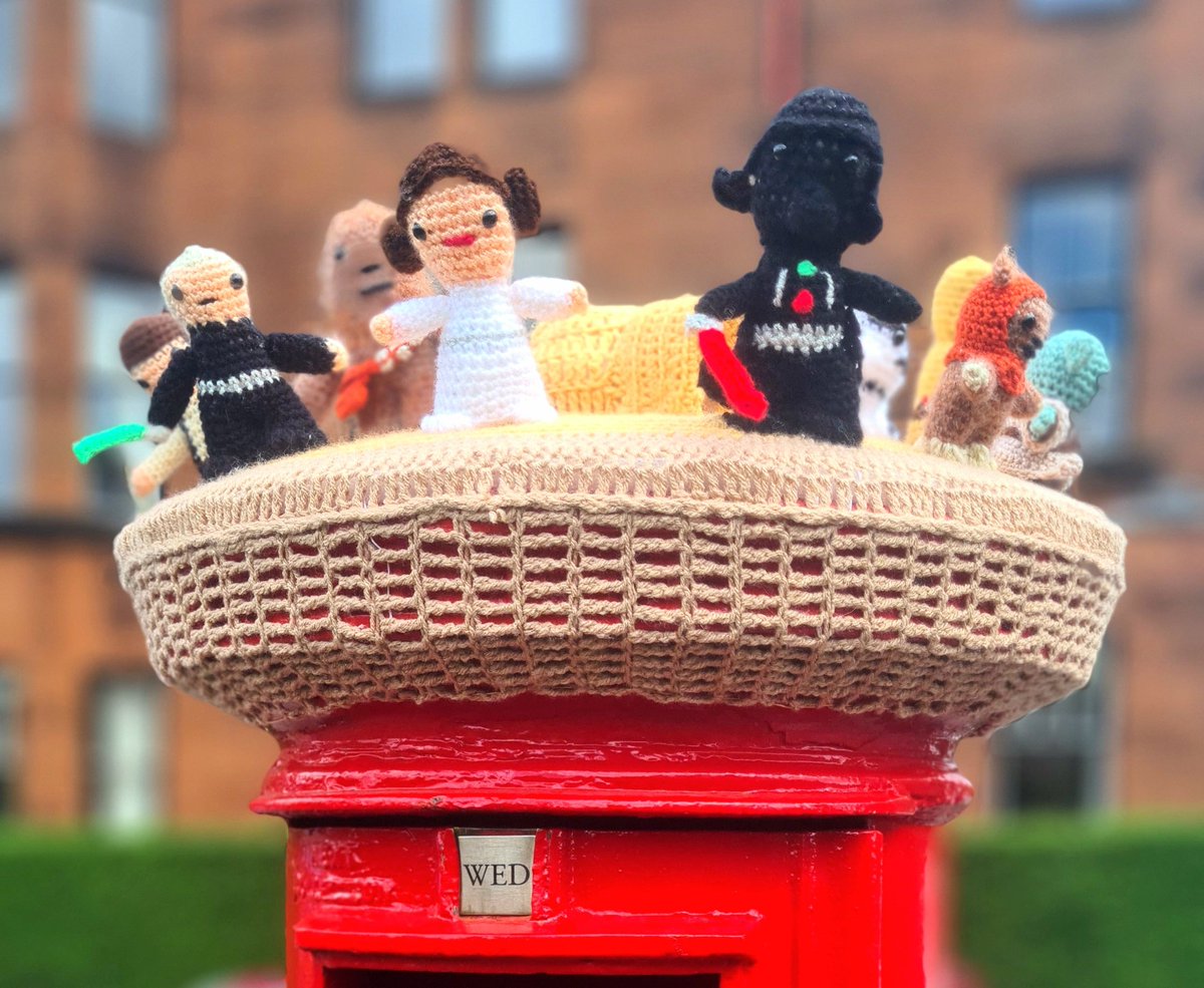 is_glasgow's tweet image. Love this Star Wars themed postbox topper on North Gardner Street in the Partickhill area of Glasgow. It went up yesterday, just in time for Star Wars Day 

#glasgow #starwars #partickhill #postboxtopper #yarnbombing #streetart #starwarsday