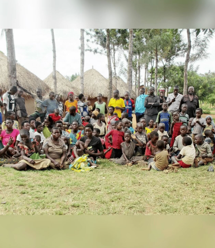 AfricanHub_'s tweet photo. In Uganda, Musa Hasahya, 68, has drawn attention for having 12 wives and 102 children over the years.

He says life has become increasingly difficult, admitting he can no longer remember all of his children’s names.

Rising living costs and financial pressure have also affected the household, with his income no longer sufficient to support such a large family.

Hasahya now says he has stopped having children, with his wives reportedly placed on birth control as he shifts his priorities.