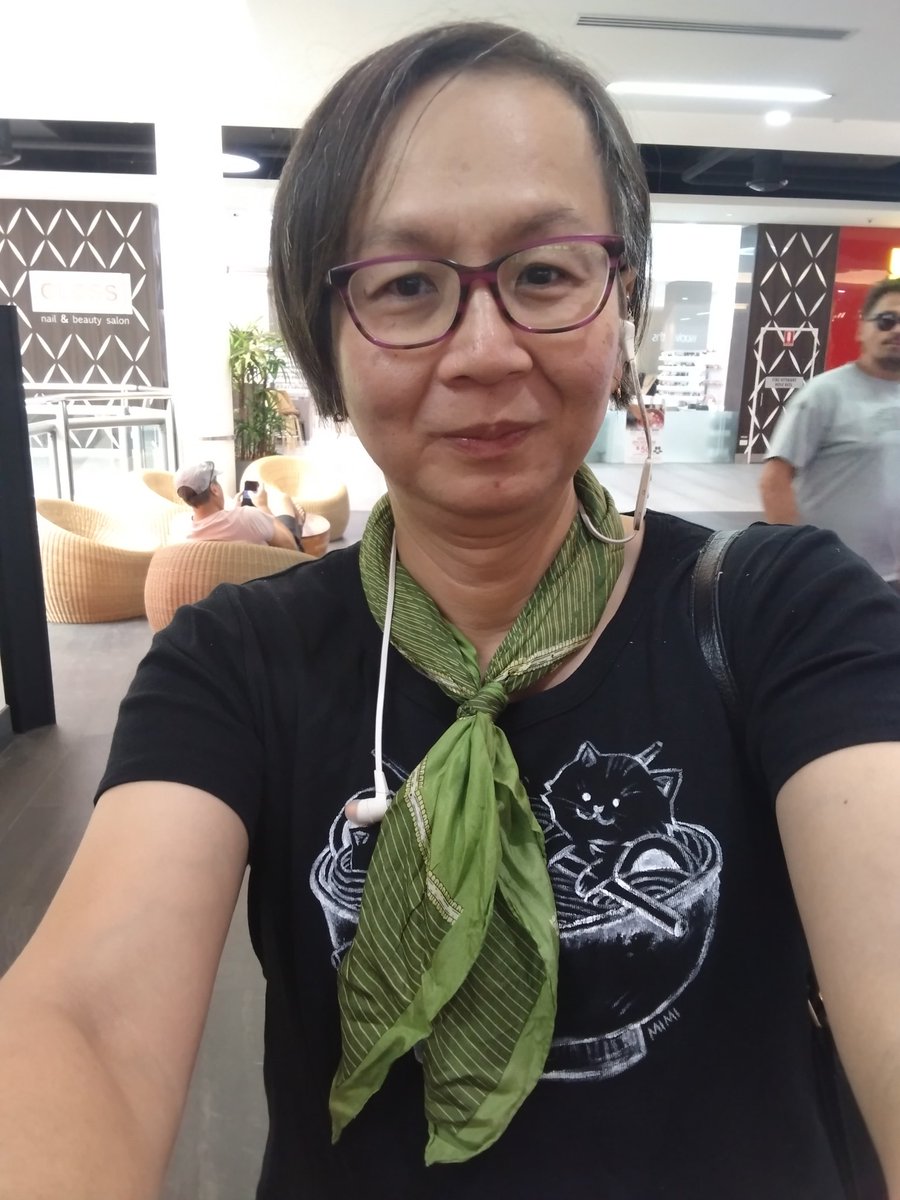 Scarf queen tweet media