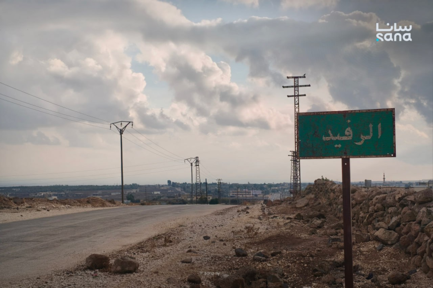 SANAEnOfficial's tweet image. An Israeli occupation force of four military vehicles advanced Tuesday through Tal al-Jalaa Gate toward the town of al-Rafid in Quneitra’s southern countryside.

#Syria
#Quneitra
#Golan
#IsraeliOccupation
#InternationalLaw
#1974DisengagementAgreement