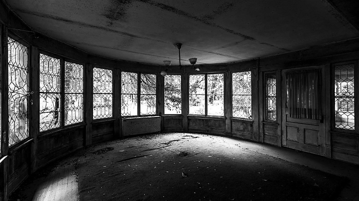 willaymerich's tweet image. Abandoned conservatory. 📷…
#abandonedplaces #monochrome #blackandwhite #photography #cinematic