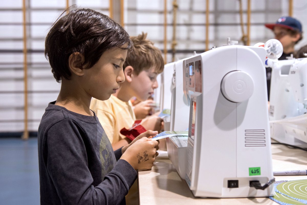 tdsb's tweet photo. In collaboration with community partners, students connect their learning to real-world experiences and develop practical skills beyond the classroom. #tdsbEdWeek https://t.co/7nYo8Nj9an