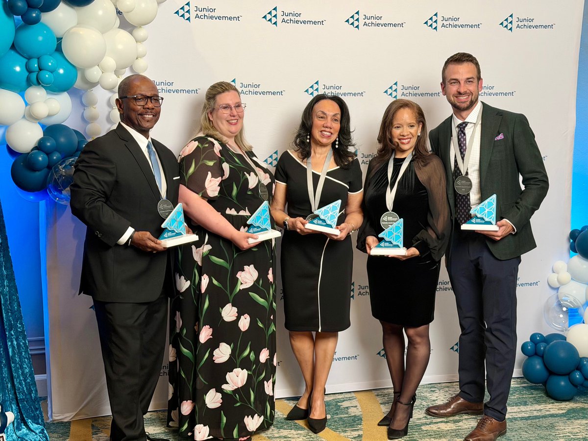 BlueChipPartner's tweet image. Junior Achievement of Southeastern Michigan held their annual awards last week &amp;amp; Matthew Mondoux, CFA, CMT, CFP® was honored as the 2026 Volunteer of the Year. 🙌

#JuniorAchievement #VolunteerOfTheYear #FinancialLiteracy #CommunityImpact