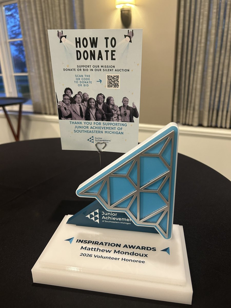 BlueChipPartner's tweet image. Junior Achievement of Southeastern Michigan held their annual awards last week &amp;amp; Matthew Mondoux, CFA, CMT, CFP® was honored as the 2026 Volunteer of the Year. 🙌

#JuniorAchievement #VolunteerOfTheYear #FinancialLiteracy #CommunityImpact