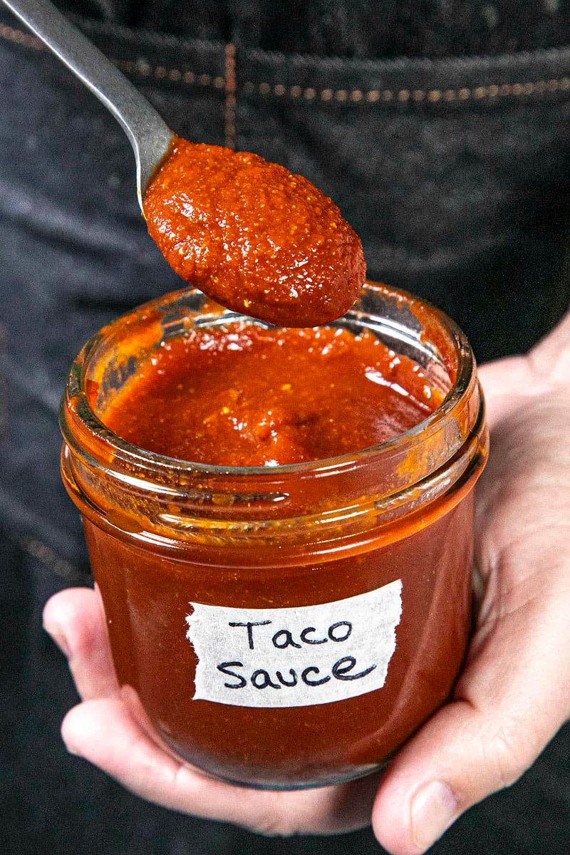 jalapenomadness's tweet image. This homemade taco sauce recipe gives you everything the bottled stuff promises but never delivers - tangy, bold, smoky, and as spicy as you want it.

RECIPE: chilipeppermadness.com/chili-pepper-r…

#Recipes #Recipe #RecipeOfTheDay #Foodie #FoodPorn #FoodPhotography #InstaFood #Yummy