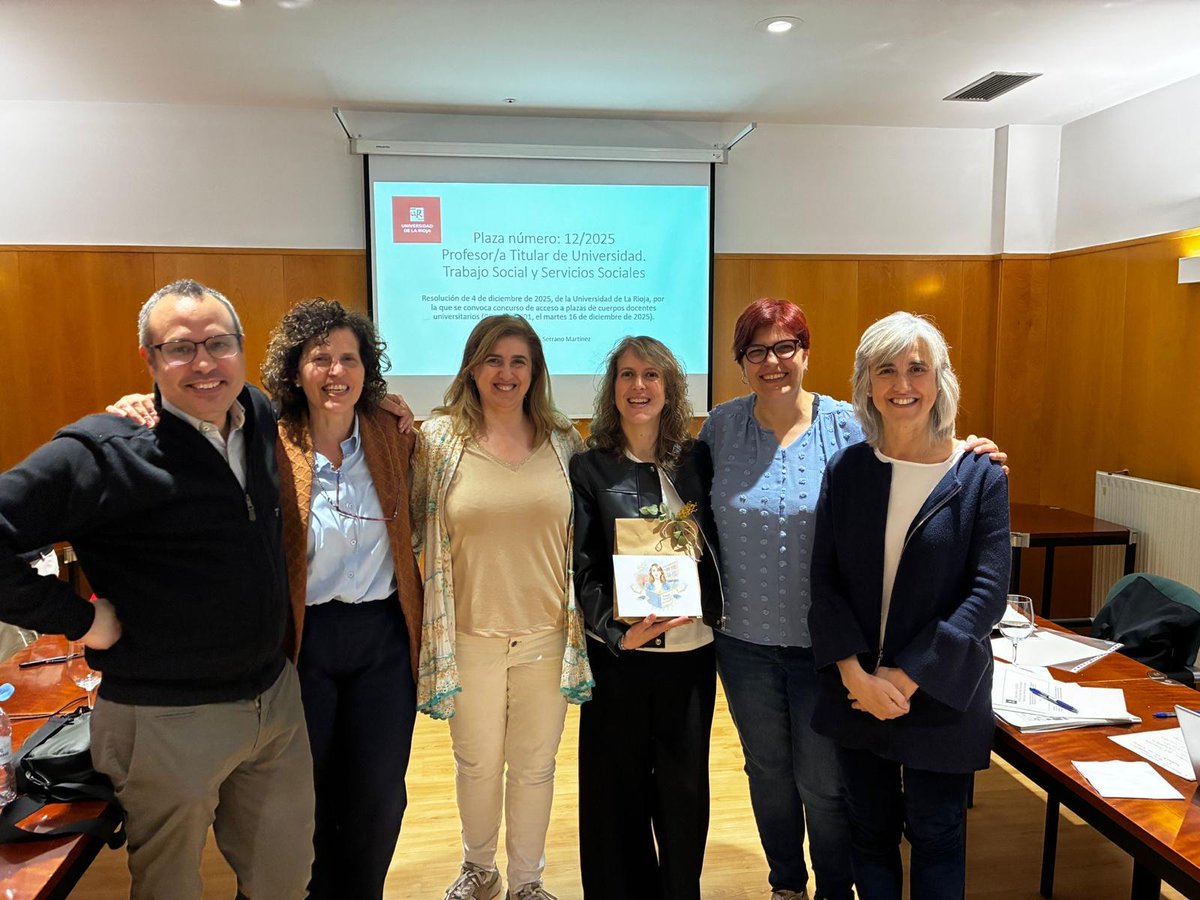 TSUnirioja's tweet photo. Ya son oficiales tres buenas noticias que celebramos en @TSUnirioja 📰

Queremos felicitar a Esther Raya por su nombramiento como catedrática de @unirioja y a Ana Belén Cuesta y Cecilia Serrano por sus plazas como profesoras titulares del Área. https://t.co/oFOvm5HKZS