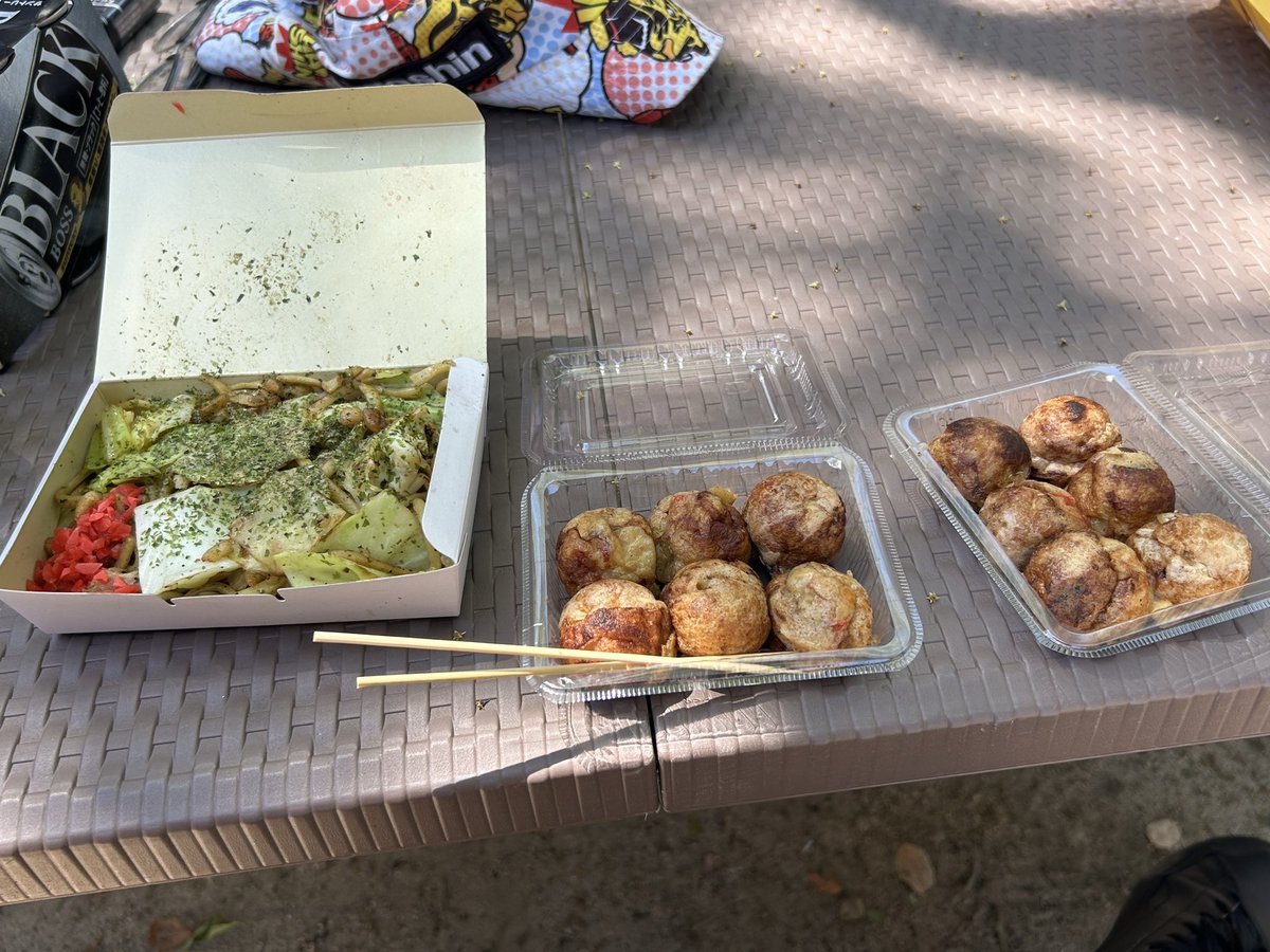 wildparty1008's tweet photo. 久々のタコ焼き★久々の屋台★最高のランチタイム https://t.co/vPSltMt1LN