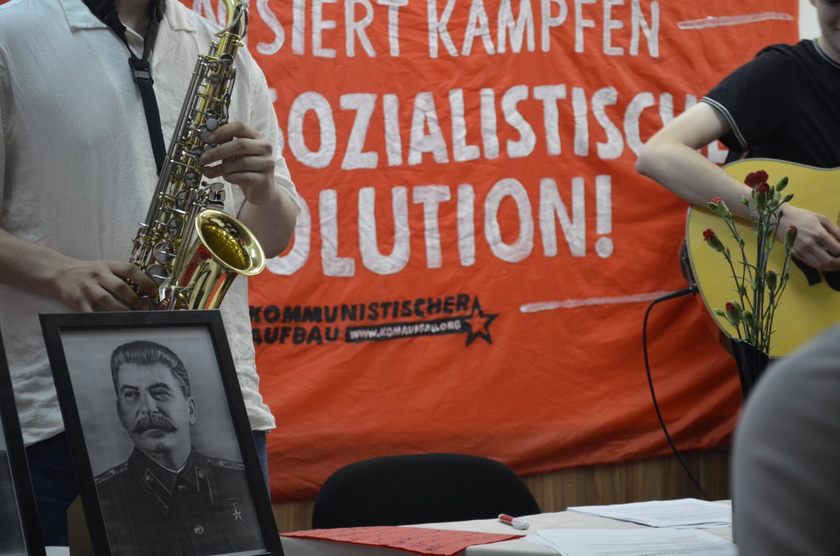 komaufbau's tweet photo. Anlässlich des 12. Jahrestags unserer Gründung haben wir am Wochenende nach dem 1. Mai in Köln zu einer revolutionären Kulturveranstaltung eingeladen. #Parteiaufbau #KommunistischePartei https://t.co/8dqZ4PXEl8