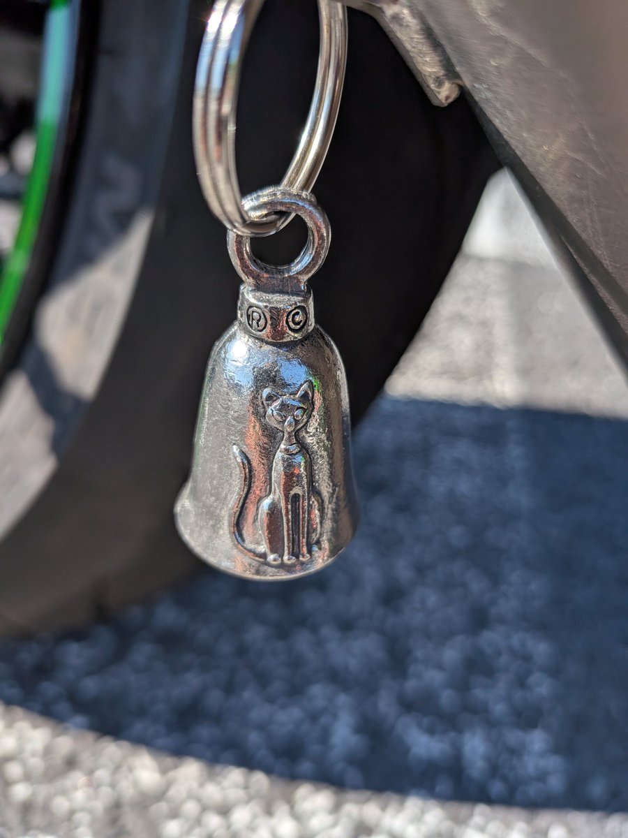 今日は誕生日の友達のところに🎁届けてからの🏍️ 初めていく場所