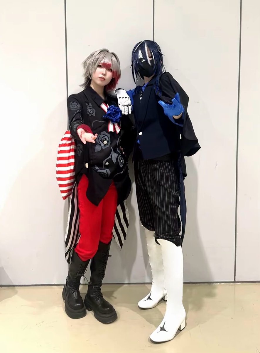 UpN62's tweet photo. 本日友達と一緒に🦾🥀でスパコミに参戦させて頂いていました‼️

 #aknk_cos https://t.co/ufIxCMEfyb