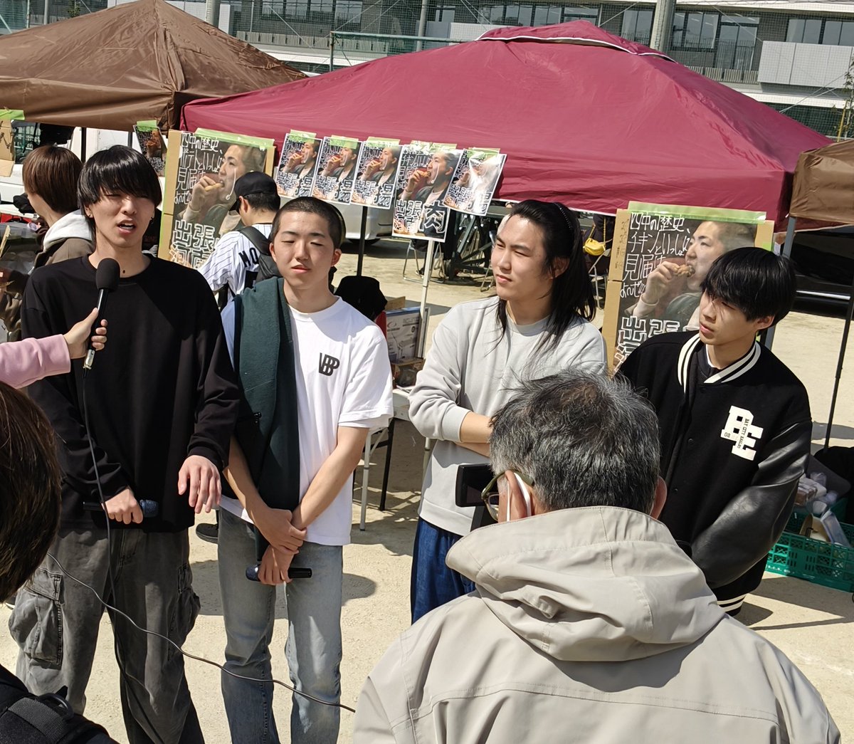 VBPofficial's tweet photo. 【VBP BEATBOX CREW】

大阪芸大発のBEATBOX CREW、大阪を拠点に近畿で幅広く活動しております🎤🎤

メンバー / @abecobe0015 @le1kana @tomy0322 @Scorpion1125BBX 

大学にてビートボックスサークルも運営中🎤🎤

出演依頼 サークル参加希望等はこちらのURLから▶https://t.co/xcnZBFObws https://t.co/i8IIdJ83U6
