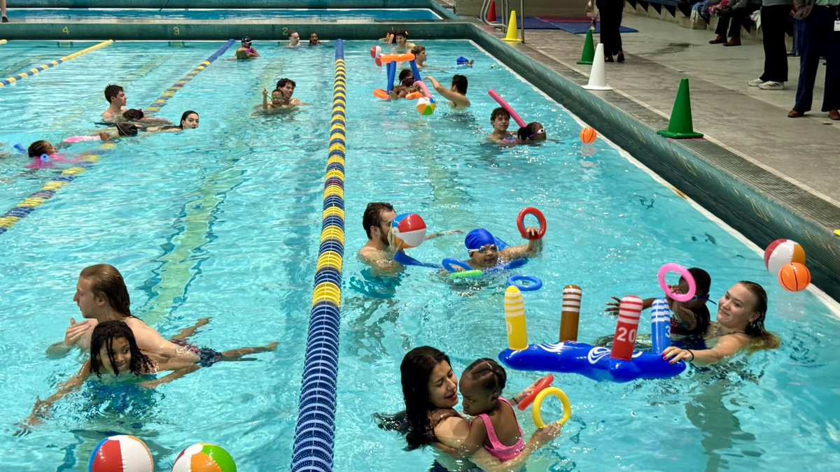PHLschools's tweet photo. We're proud to launch the Learn to Swim pilot at Logan Elementary, part of #AcceleratePhilly! 🏊‍♂️
In partnership with La Salle, 2nd graders are building water safety skills and confidence.

#PHLED https://t.co/8BmeHLa9yY