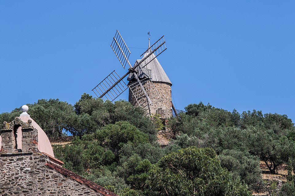 CLL49's tweet image. Post-scriptum : Quelques images/#Photos supplémentaires de Collioure
1 Localisation de Collioure dans les Pyrénées-Orientales
2 Vue générale de Collioure
3 Vue du Moulin et du Château depuis la Méditerranée
4 Autre vue du Moulin de Cortina, dit Moulin de #Collioure