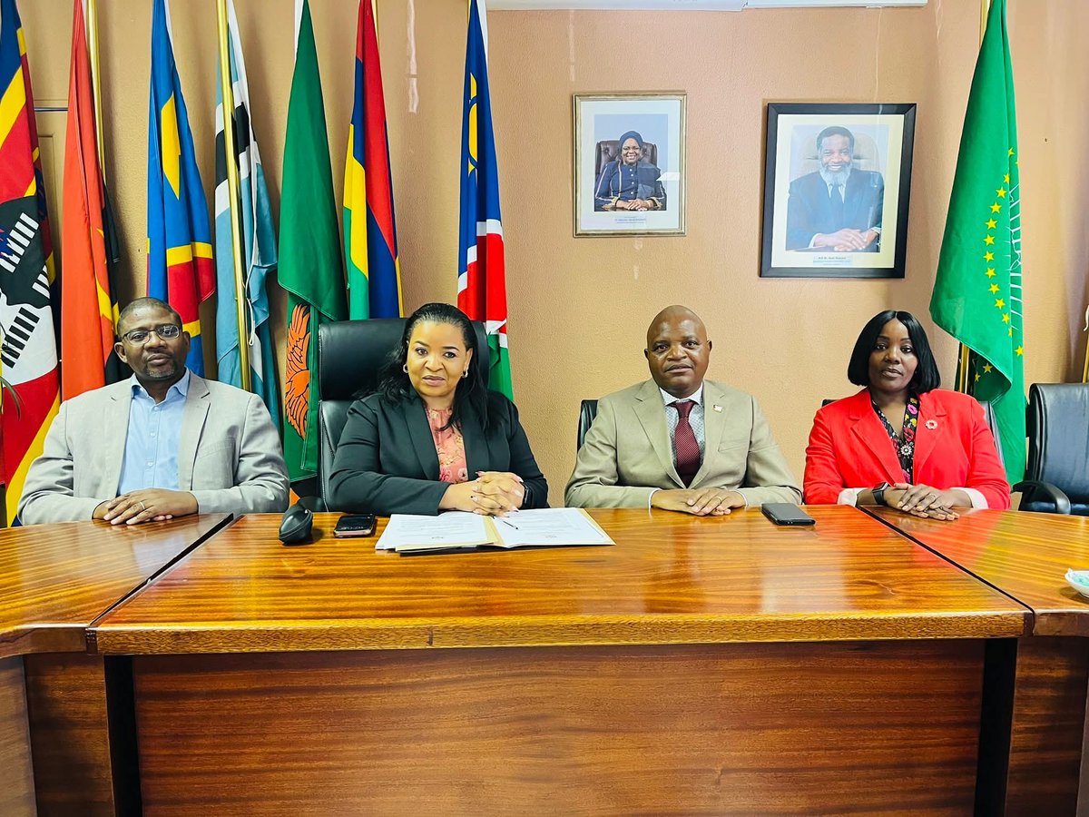 Murd_Namibia tweet media