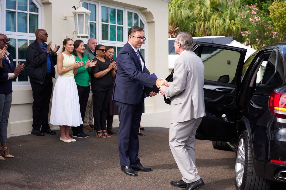USAmbUK's tweet photo. Harriet and I were delighted to attend a garden party in honor of His Majesty King Charles III’s first visit to Bermuda and to join him in celebrating the enduring bonds between the United States, the UK, and Bermuda. Throughout my trip, I was struck by the island’s global impact, particularly in the insurance sector, where Bermuda comprises a third of the world’s reinsurance market. My thanks to the dedicated team at @USConsHamilton for their continued work supporting Americans and promoting shared economic growth.
