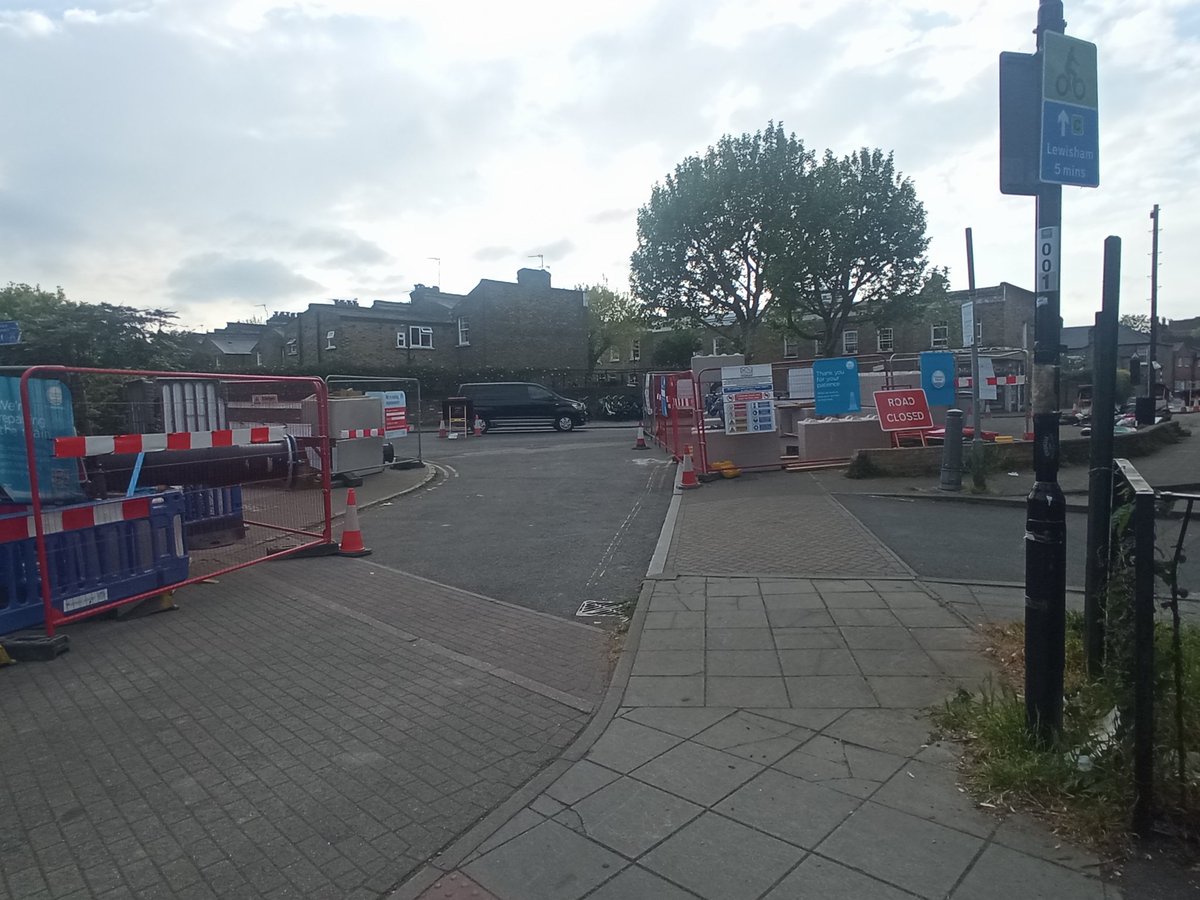 MacLondon's tweet photo. @joncstone Pics of the escalated Thames Water works at the north end of Brookmill Park on the 'C18' corridor. https://t.co/p96zveftXQ