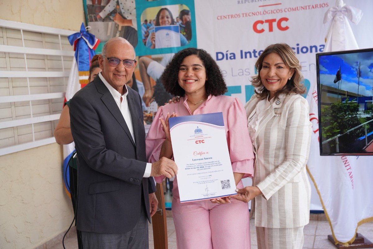 CTCRDO's tweet photo. (…) El acto contó con las participación del director general de los CTC @isidrotorresbel y de la coordinadora del @gabsocialrd la Dra. @VasquezGeanilda , quienes destacaron la importancia de seguir creando espacios que motiven a más niñas a integrarse al mundo tecnológico. https://t.co/ZkrZ3Z35uw