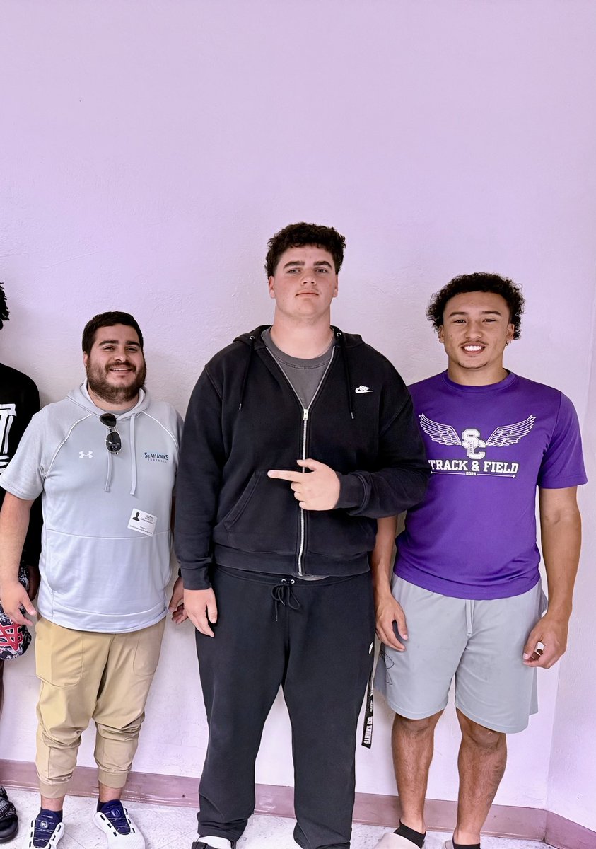 Beau_Story08's tweet photo. Big thanks to @_OrtizTorres form comeing out to @schsviperfb and checking on me and my teammates had a great conversation @CoachJakeOwens9 @CoachAwoods64 @CoachHenzmann @spivey_deris @K_Davis01 @RonnellSandy https://t.co/6QYMad3huj