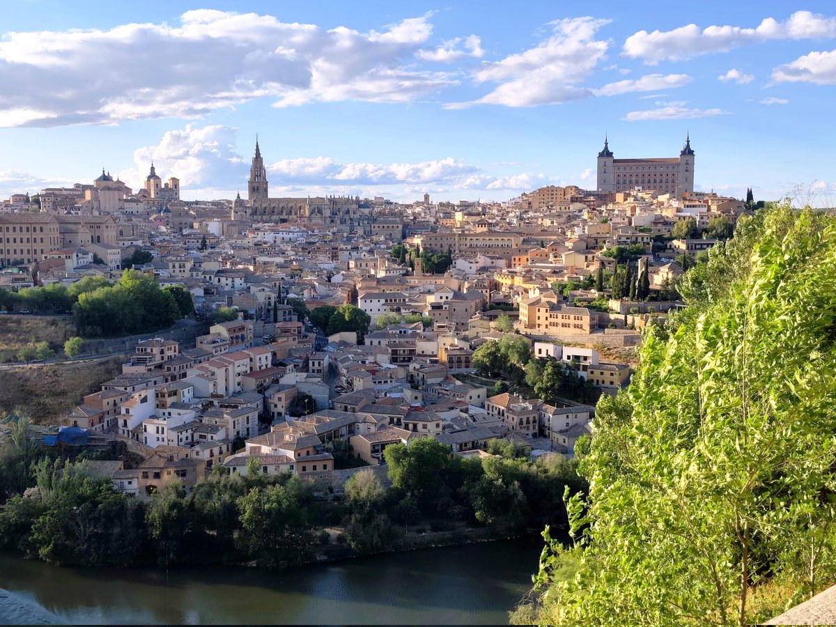 GonzaloGarrigos's tweet photo. #atardecer #ComparteTuAtardecer #Toledo #toledaneando #buenastardes https://t.co/4ZIuRQKBeG
