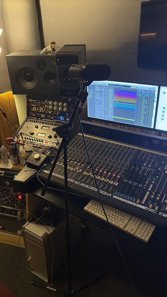 CallumCodd's tweet photo. Been away for a while. Had some time off, wrote some of the best tunes I’ve written, got married (on a Monday), recorded an EP. 

Here’s a little snippet x https://t.co/2UfJwZm2yh