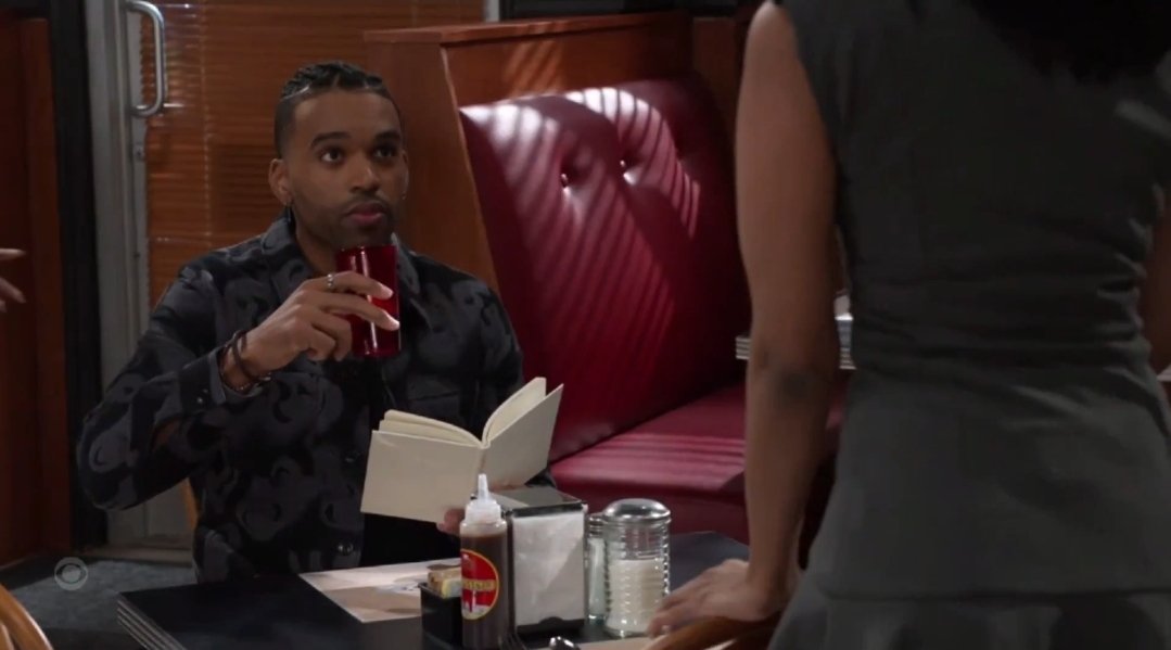 FrontRowMezz's tweet image. Izaiah always happens to be reading the same section in the book of Langston Hughes poetry when he and Kat talk. 
Is it about dealing with a high-maintenance sex buddy? 
#BeyondTheGates