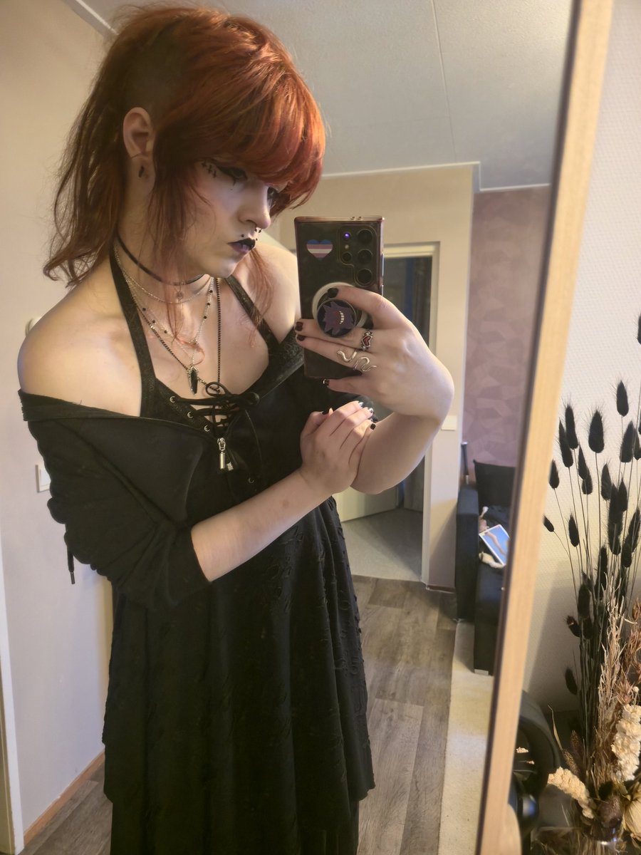 Lilith the Hellhound tweet media