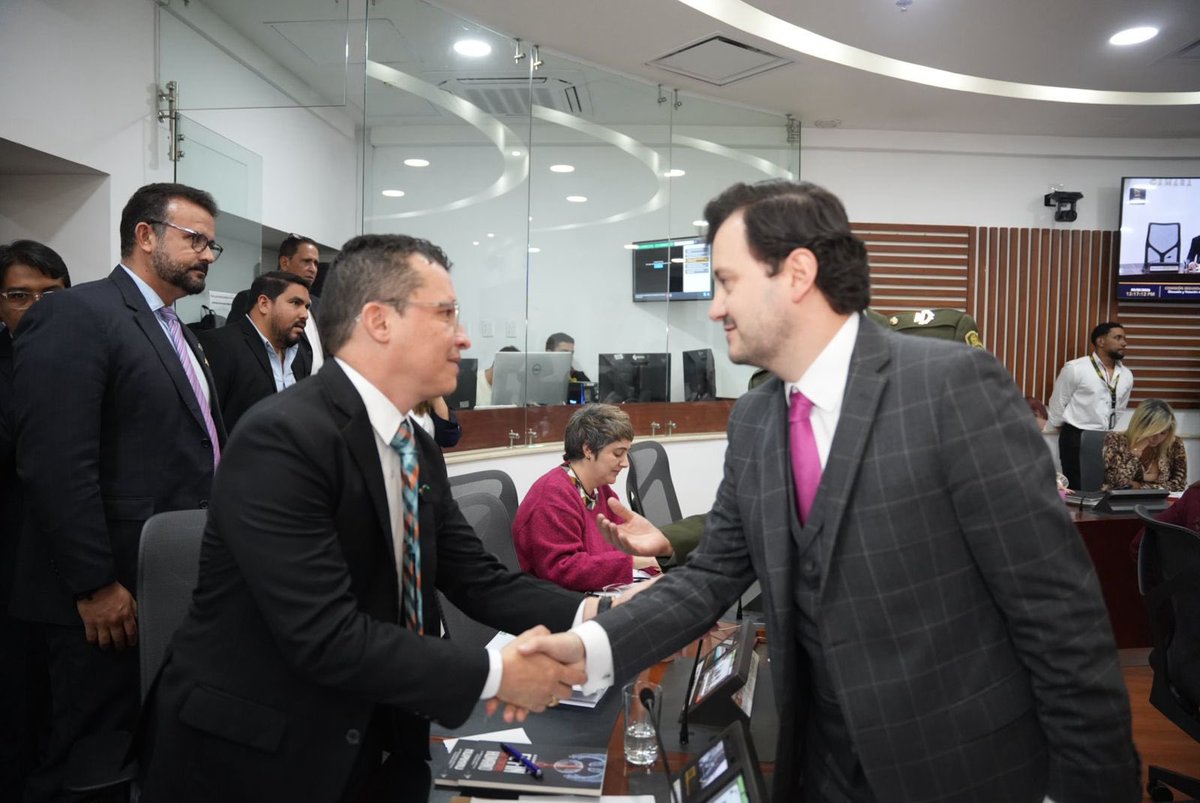 AlejoToroAnt's tweet photo. Aprobado en tercer debate de @Comision2camara el Tratado Constitutivo de Ameripol
Con este proyecto ponemos a la @PoliciaColombia en el centro de los cuerpos policiales de América Latina, y damos paso a consolidar a #Ameripol como la organización panamericana que liderará la lucha transnacional contra el crimen organizado