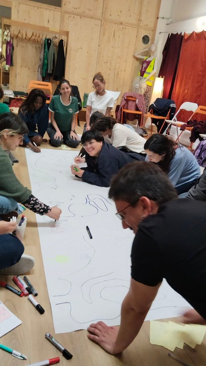 ciutatinvisible's tweet photo. Forjada per l'Educació Popular llatinoamericana, la Sistematització d'Experiències produeix aprenentatges significatius que permeten generar sentit, comprendre i transformar el que vivim.
Al #PostgrauESSCoop en fem tast pràctic de la mà de la Karolyna Núñez d'@Espailatregua🔥 https://t.co/Gfo78qNrZ4