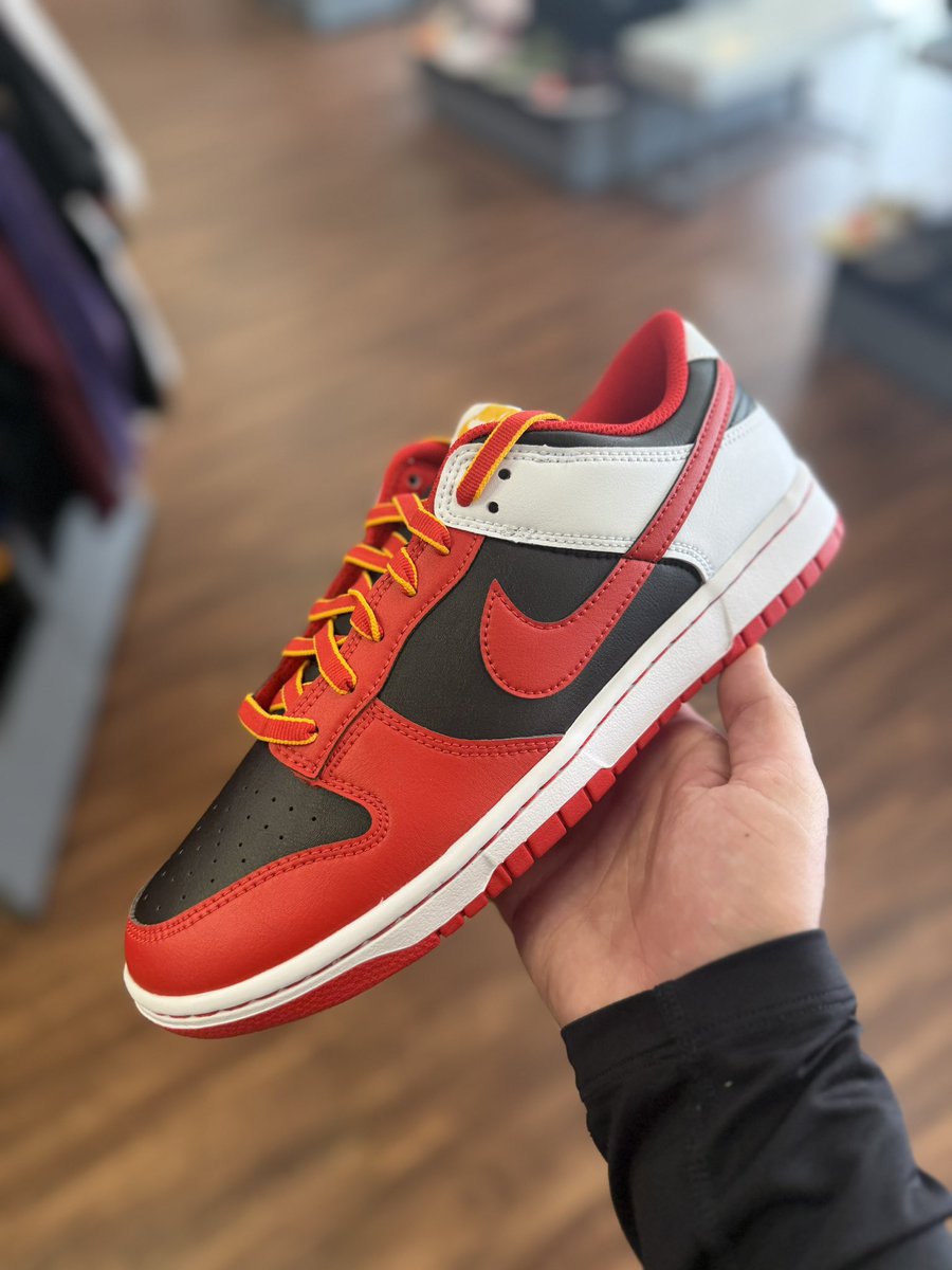SportShoe Store tweet media