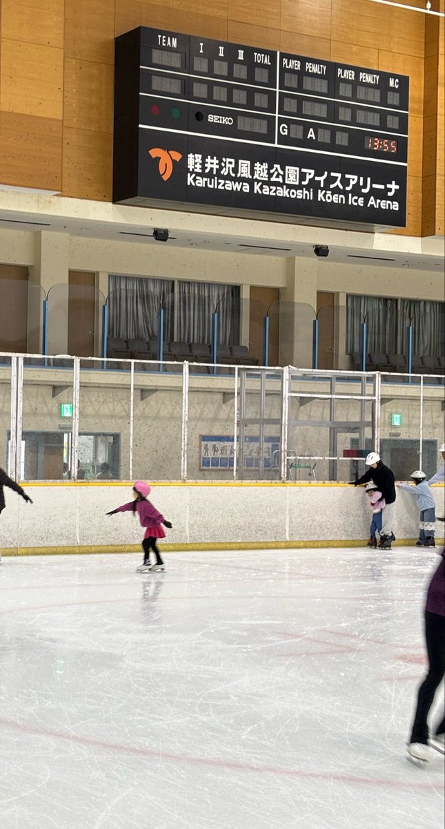 tatechanmappe's tweet photo. 軽井沢の風越アイスアリーナでスケート⛸️その後は激混み軽井沢アウトレットで久しぶりのトーマス🚂🎶 https://t.co/wS6z3VEo6f