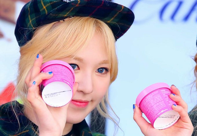 moonilligt's tweet photo. 𝐏ara finalizar les contaré que con este rico calor que hace se antoja un buen ice cream 🍦♡ y por supuesto me tocó venir al #𝑆ᥲnr𝕚oᰔʼ𝔉ǝst para tener una de las mejores experiencias en mi vida.

po͞ckə𝕥 𝐛unn𝕪 ◌ ˚🪷 #𝕝ucifər. https://t.co/PydbeHe4pb