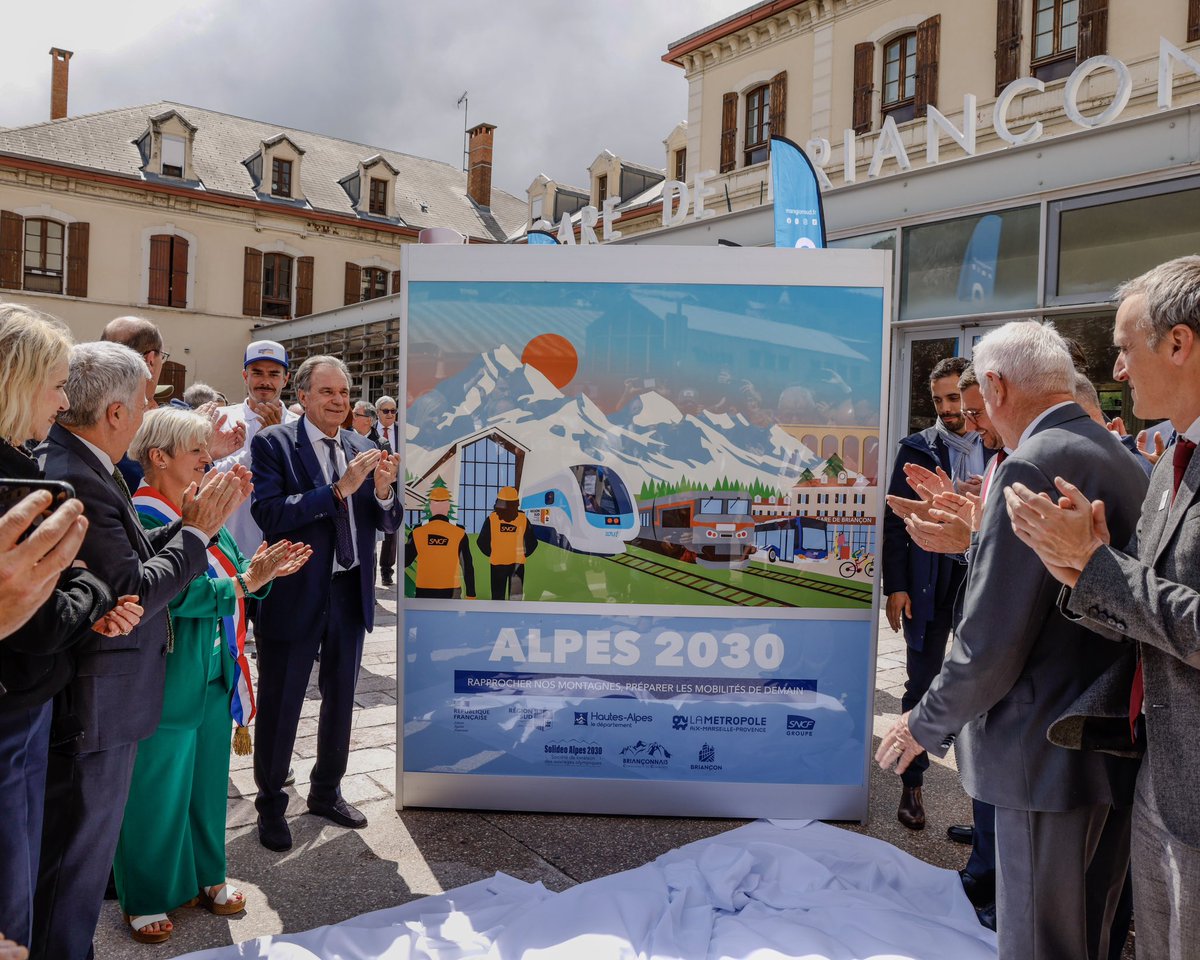 Avec <a href="/JeanCASTEX/">Jean Castex</a> dans le train de L'Argentière-les-Écrins, direction Briançon, là où les Jeux 2030 vont concrètement changer le quotidien !

✅ Marseille-Briançon en 3h40
✅ Des gares modernisées
✅ Le nouveau Pôle d'Échanges Multimodal de Briançon

C'est ça, l'effet Alpes 2030 !