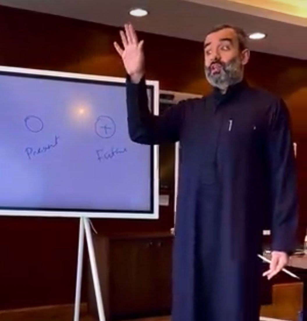 عبدالعزيز - مستكن tweet media