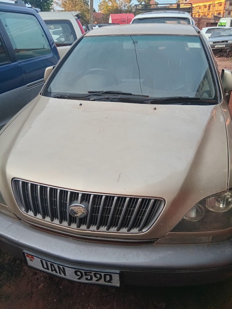 JemertoMotors's tweet image. Grab yourself a Toyota Harrier 2.2 cc
Buy and drive @ 12.5M slightly negotiable
Call Now: +256758 117398
Email: info@jemertomotors.com
Website: jemertomotors.com
#usedcars #Toyota #autoparts #spareparts
#usedcarsinuganda.