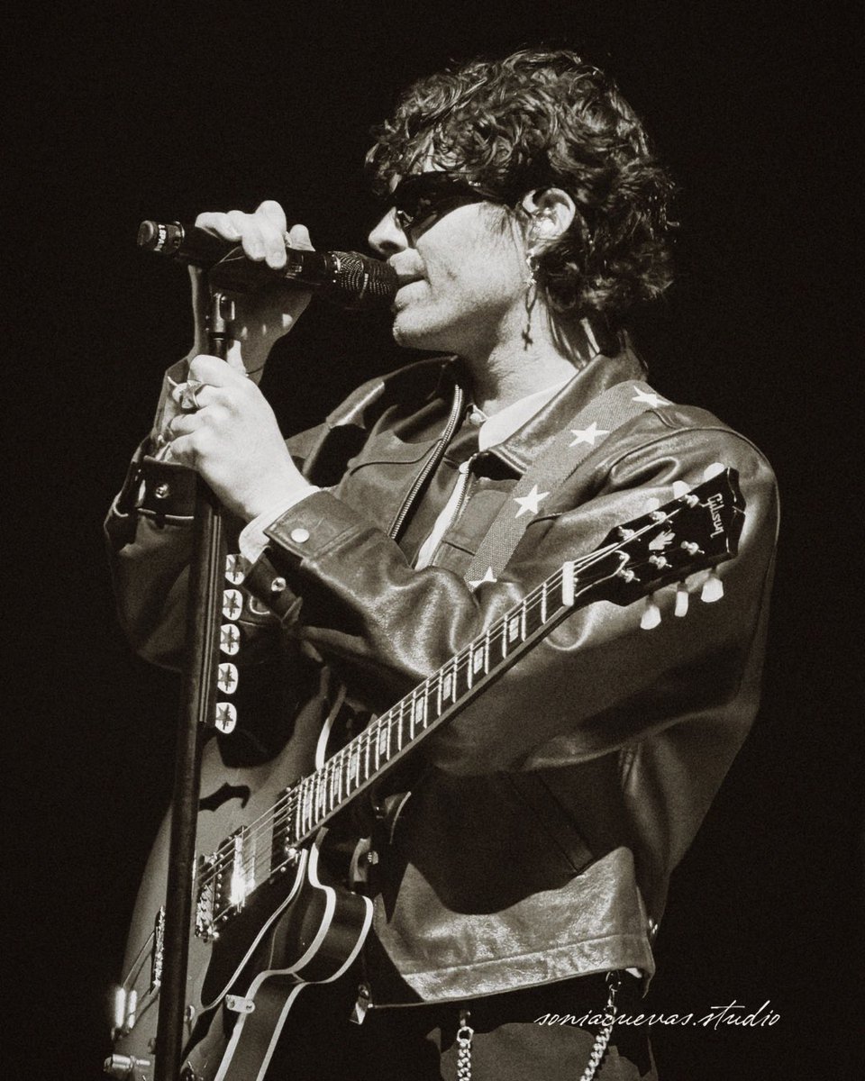 rocksatmidnight's tweet photo. baby it's a dreammm⭐️ | everyone's a star tour, madrid https://t.co/62C1FD4Z1k