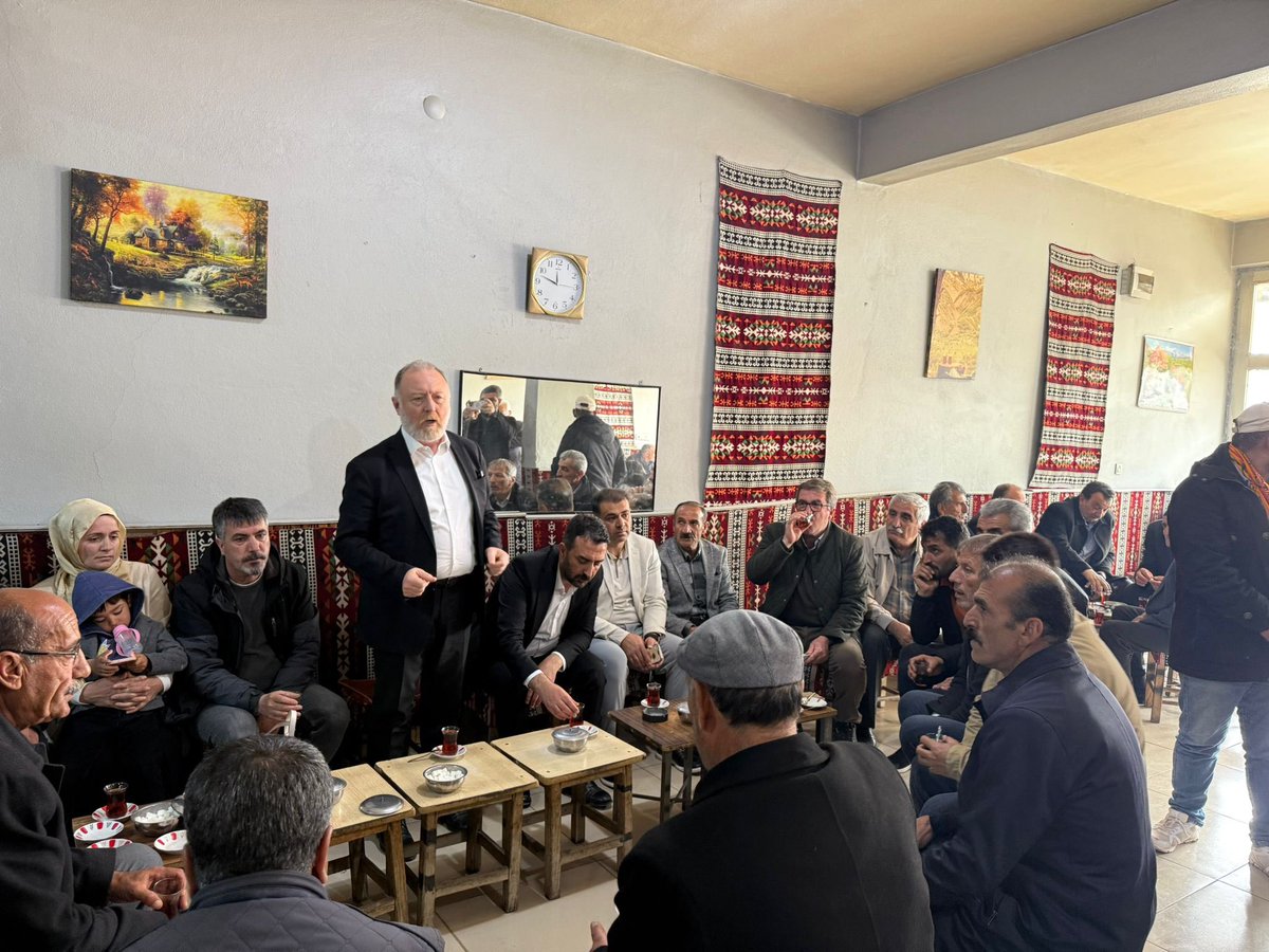 ozkan__bingol's tweet photo. Grup başkanvekilimiz Sezai Temelli ve Bingöl milletvekilimiz Ömer Faruk Hülagü ile halk buluşmamız https://t.co/2g4jFl16BM