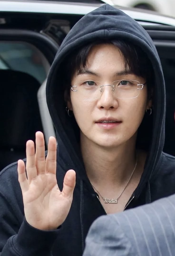 MIN YOONGI SUGA tweet media