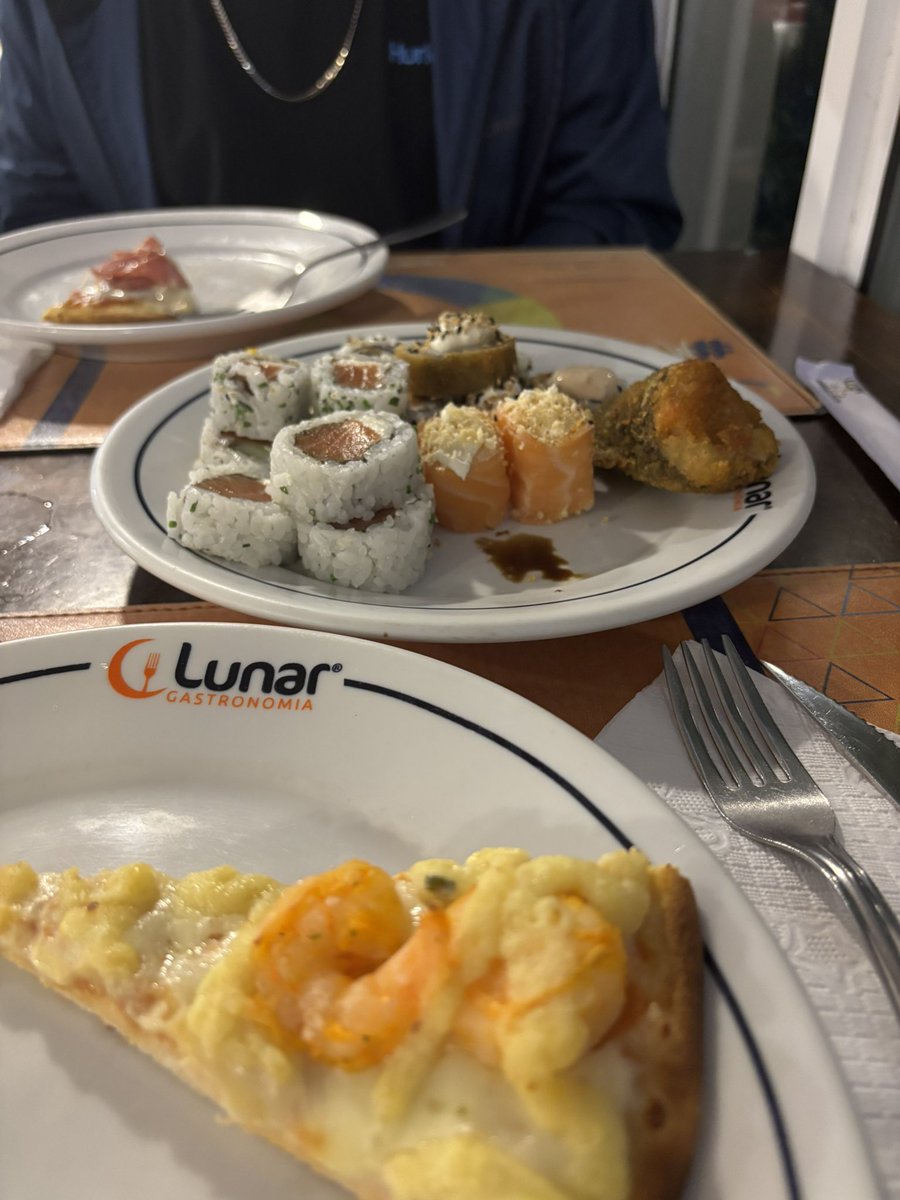 bellpazini's tweet photo. sendo feliz ontem com ele @rogertk https://t.co/oH0NE6y5al