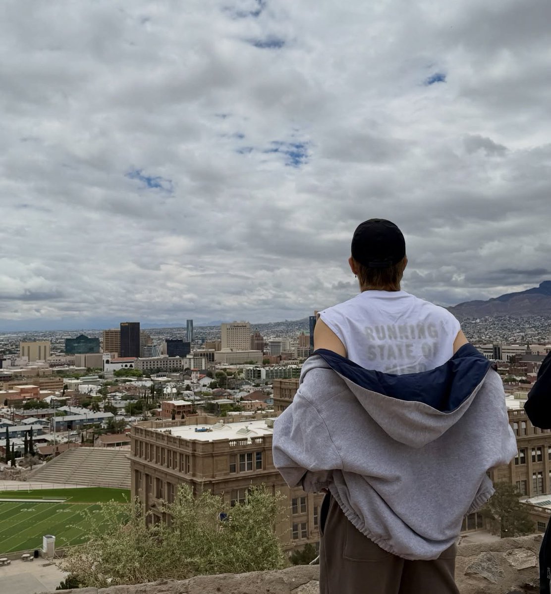 Mais um dump pra nós apreciar, agora foi do Namjoon 🥹🤍